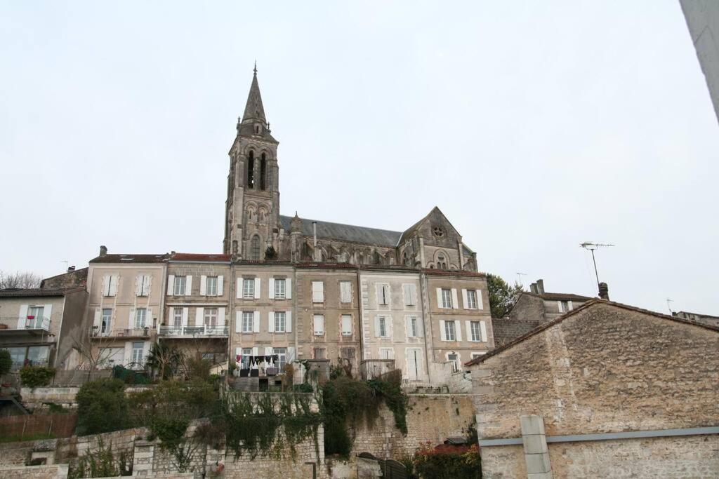 Le Petit Voyageur Apartment Angouleme Exterior photo